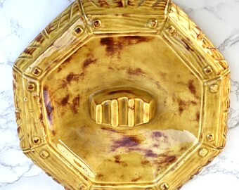 Cinzeiro vintage octogonal retrô de cerâmica Haynes Studio Pottery, assinado, década de 1970, amarelo brutalista.