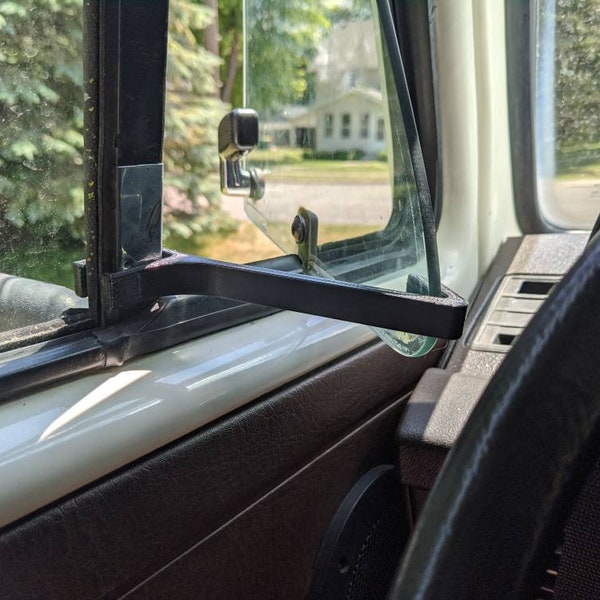 PAIR of Vanagon Westfalia wing window arms