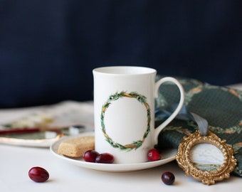 Tasse de Noël couronne | Tasse en porcelaine d’os | Cadeaux de Noël | Bas Stuffer |  Aquarelle | Aquarelle Fleurs | Tasse Fine Art