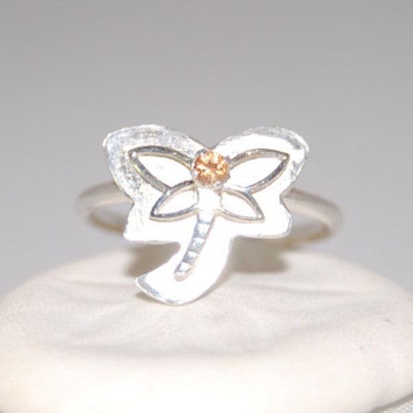 Dragonfly Ring with Yellow Sapphire, Dragonfly Ring in Sterling Silver, Unique Dragonfly Ring with Sapphire, Yellow Sapphire Ring, Dragonfly