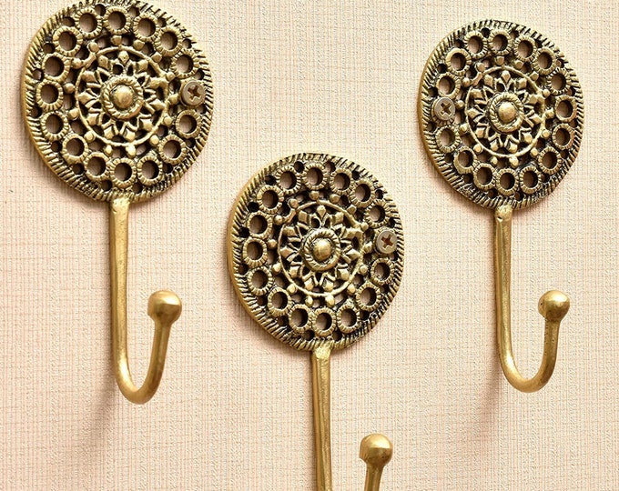 Brass Hooks for Keys to Hang- Boho Wall Hooks- Decorative Hooks- Shabby Chic French- Antique Coat Hooks- Key Hooks Holder- Gold Wall Hooks