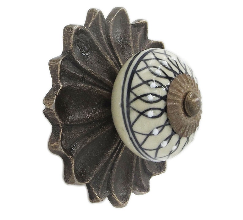 Back Plate Base 8 COLORS Antique Solid Metal Flower Shaped Decorative for any Drawer or Door Knob or Pull afbeelding 7