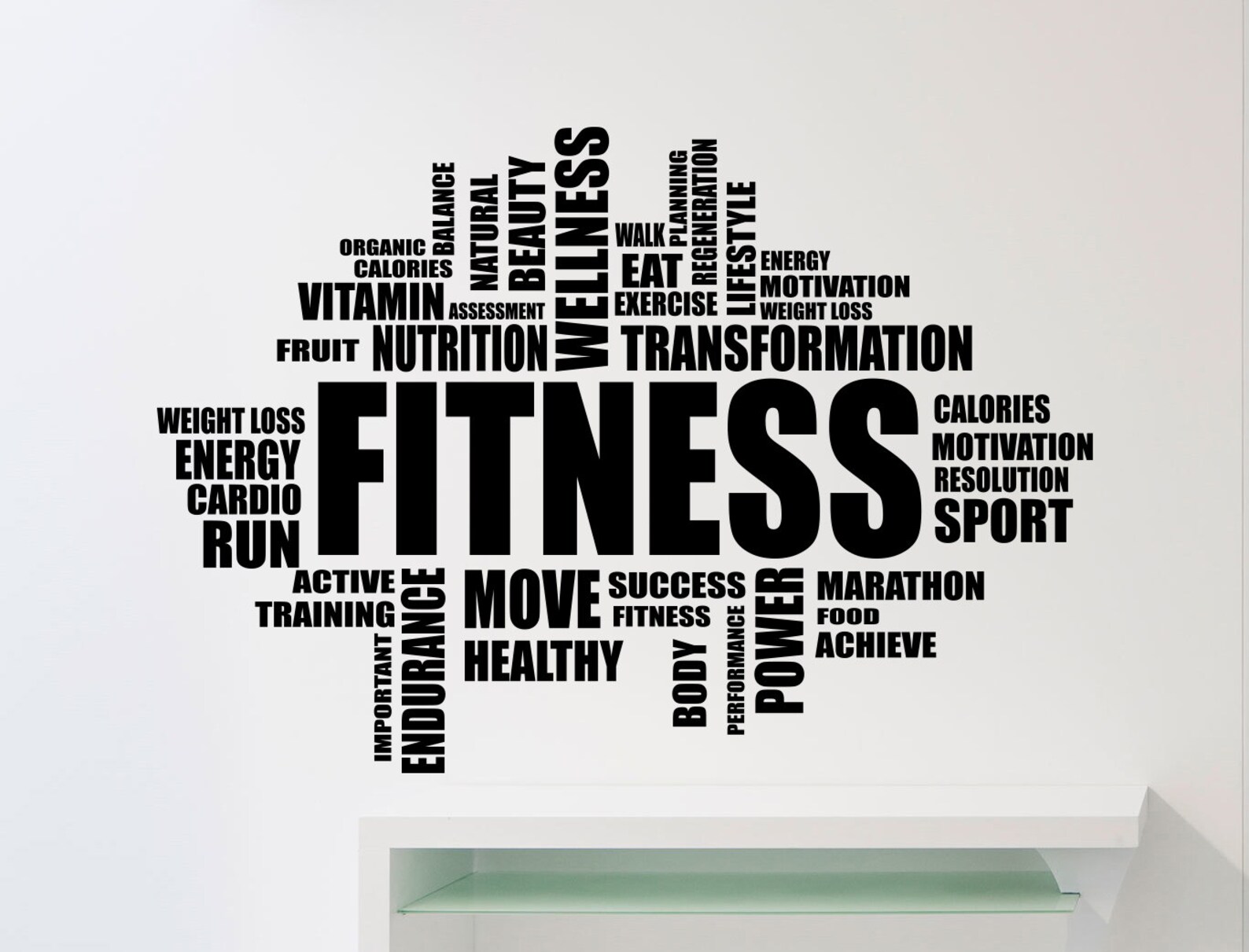 Слово фитнес. Спортивные надписи на стене. Мотивационные спортивные надписи на стенах. Надписи на стенах стимулами. Надпись на стене мотивация.