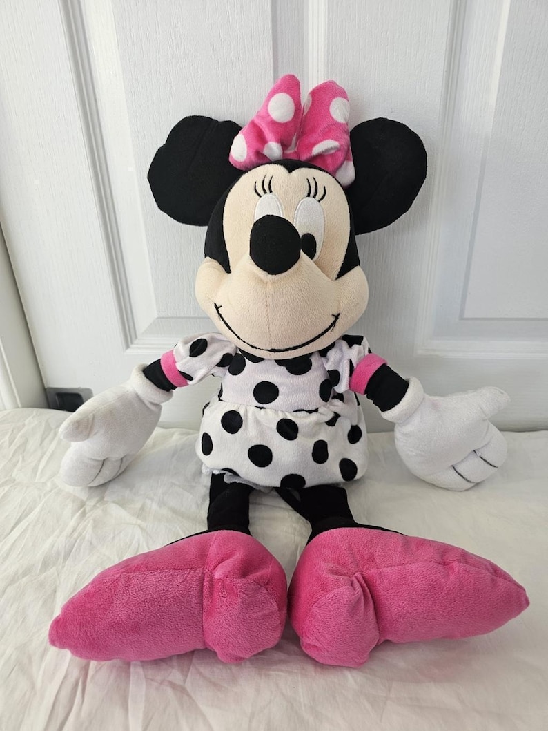 Boneca de Pelúcia Minnie Mouse da Disney, 50 cm, Vestido Branco com Bolinhas Pretas, em Excelente Estado de Conservação. imagem 3