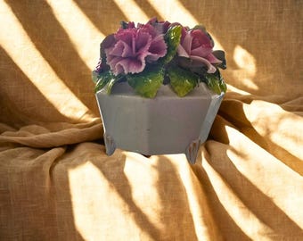 Vintage Schmid Bros. Capodimonte Style Flower Music Box