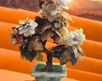 Chińskie zabytkowe drzewo bonsai z rzeźbionego kamienia jadeitowego z jadeitem i kwarcem różowym