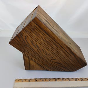 Bloque de cuchillos Case XX con acabado en roble macizo, 8 ranuras, 7 ranuras para cuchillos y 1 ranura para chaira - Sin cuchillos, madera dura estadounidense pesada, fabricado en EE. UU. imagen 10