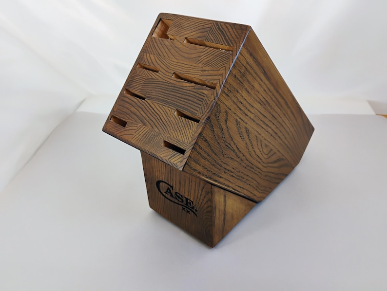 Bloque de cuchillos Case XX con acabado en roble macizo, 8 ranuras, 7 ranuras para cuchillos y 1 ranura para chaira - Sin cuchillos, madera dura estadounidense pesada, fabricado en EE. UU. imagen 7