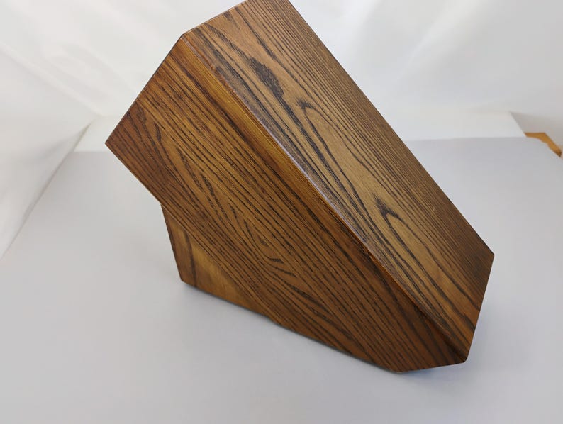 Bloque de cuchillos Case XX con acabado en roble macizo, 8 ranuras, 7 ranuras para cuchillos y 1 ranura para chaira - Sin cuchillos, madera dura estadounidense pesada, fabricado en EE. UU. imagen 6