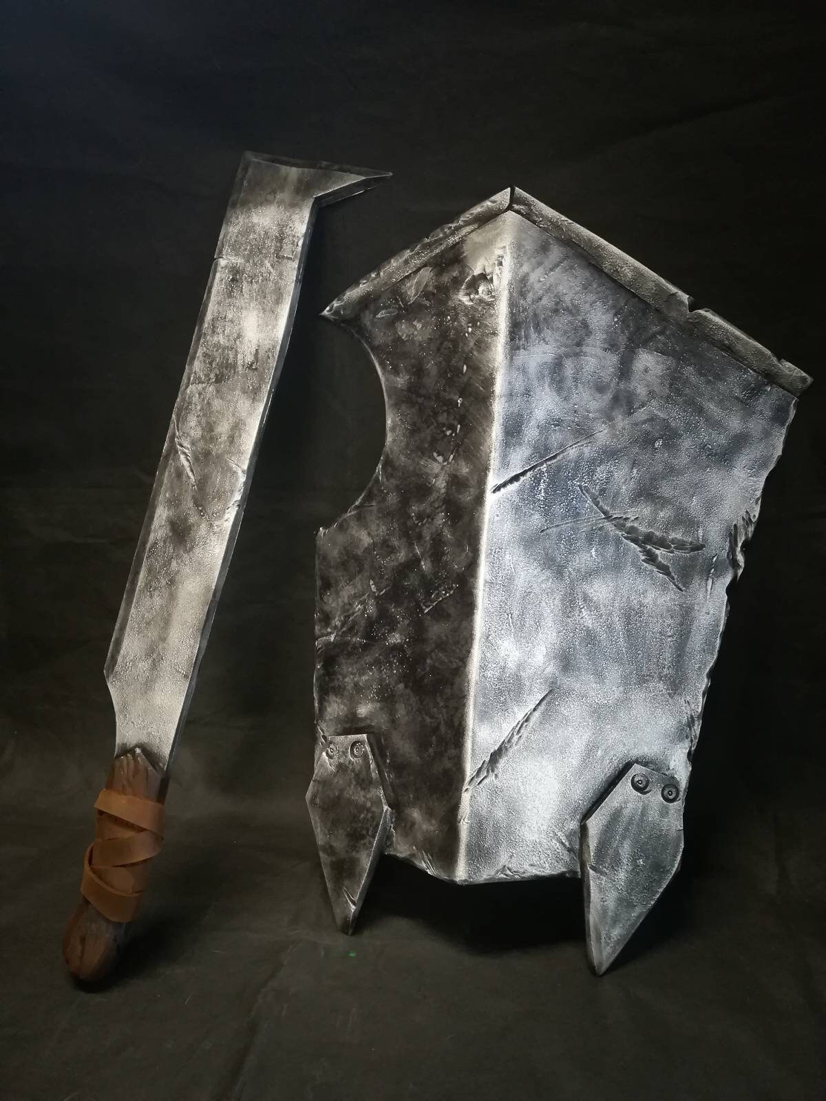 uruk hai berserker sword uruk hai berserker sword
