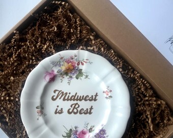Plato milenario vintage retro floral con blasfemias "El Medio Oeste es lo mejor"