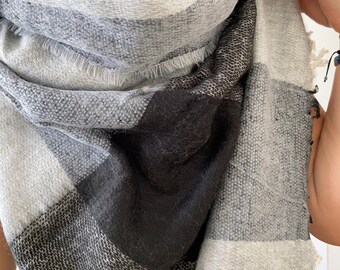 White Black Oversized fluffy Scarf / White Black Blanket Scarf / Black fluffy Shawl Wrap / fluffy Plaid Scarf / White Black Autumn Blanket