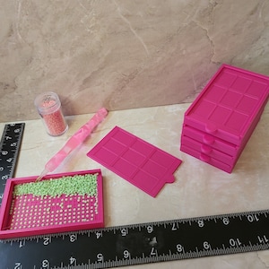 The BELLA Maxi Gridded Diamond Painting Drill tray w/ sliding lid, diamond art painting- 2 1/2" x 4" x 1/2" Hot Pink (#115)