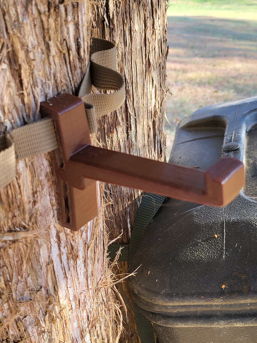 Bow Hanger for Tethrd HYS and Straight Tree Strap Saddle Hunting Brown