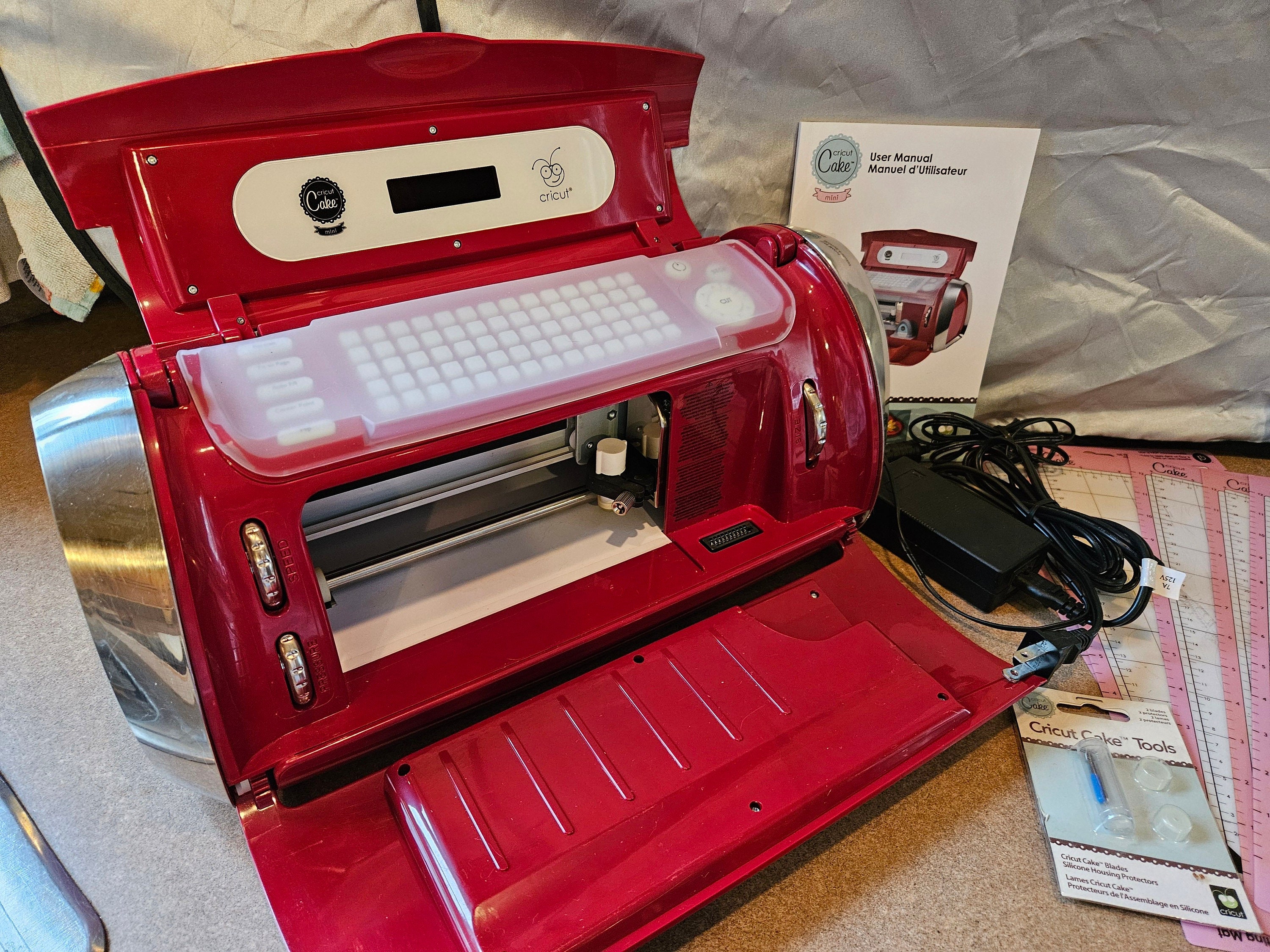 CRICUT CAKE MINI Personal Electronic Cutting Machine for Cake