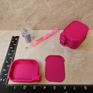 The SLIDER Mini Diamond painting tray with lid & stay put stopper, drill tray, diamond art painting 2 1/4 x 3 1/2" Hot Pink (#11)