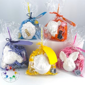Winnie the Pooh Party Bag Favours ~ Painting Set Party Packs ~ Kids Craft Kit ~ Children’s Paint Gift Set ~Party Favours