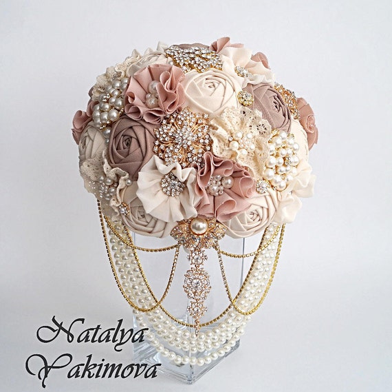 bridesmaid brooch bouquet