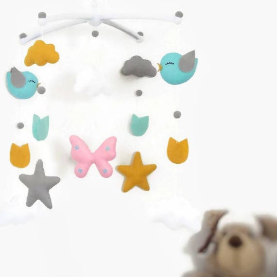 Mobile Musical Pour Bébé Décoration Oiseaux Nuages Papillon étoiles Pour Fille Ou Garçon Couleurs Au Choix