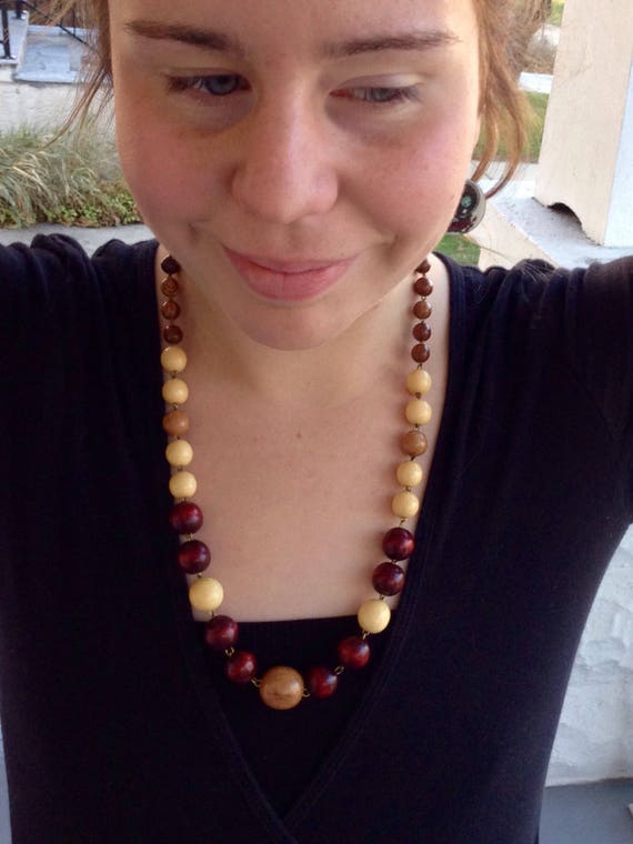 70s Boho Wood Bead Necklace // Natural Wooden Cha… - image 3