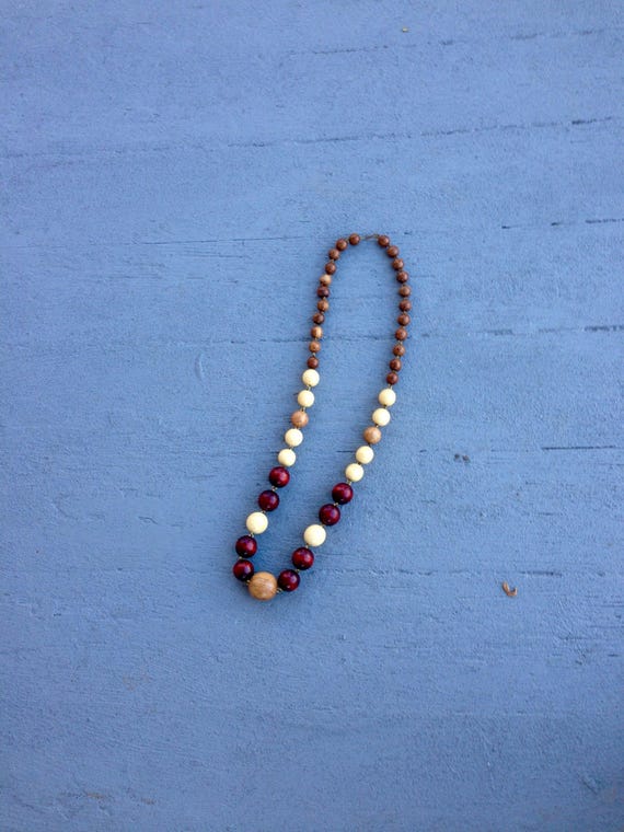 70s Boho Wood Bead Necklace // Natural Wooden Chai