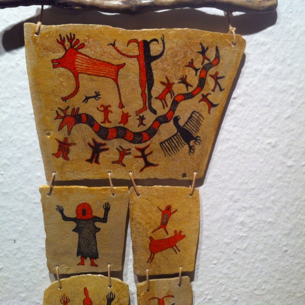 WO7 Mobile von 5 Petroglyphen  basierend auf Motiven der Baja California Rock Art Site