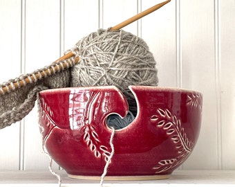 Ceramic yarn bowl with garland, cranberry garland crochet bowl,  pottery wool bowl, wheelthrown yarn bowl, knitter's bowl, unique yarn bowl