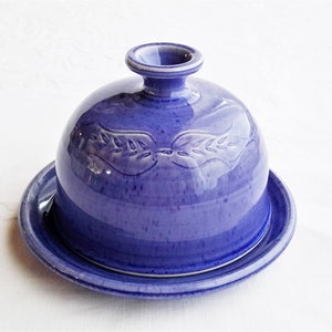 Butter dish with lid, blue pottery butter dish, covered ceramic butter keeper, tableware, covered butter dish, butter dish, pottery wheat pattern