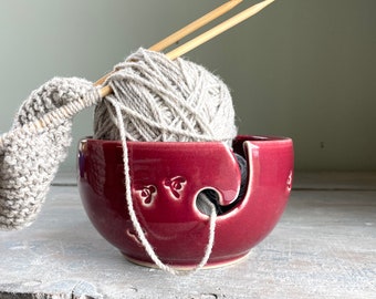 Ceramic Yarn Bowl With Bees, ceramic knitting bowl,  knitting and crochet accessory, pottery yarn bowl, gift for knitters