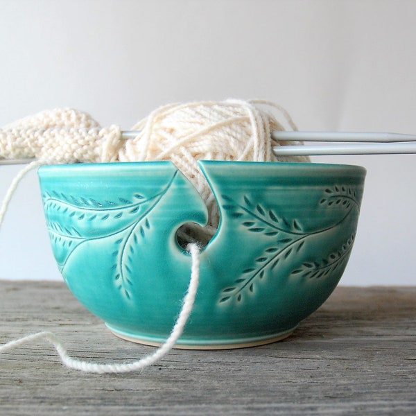 Ceramic yarn bowl with garland, turquoise garland crochet bowl,  pottery wool bowl, wheelthrown yarn bowl, knitter's bowl, unique yarn bowl