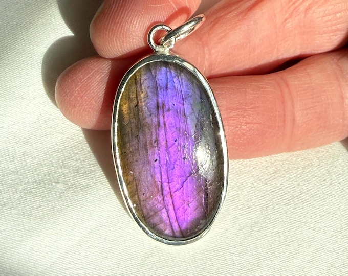 Labradorite Pendant, Silver (LBP7)