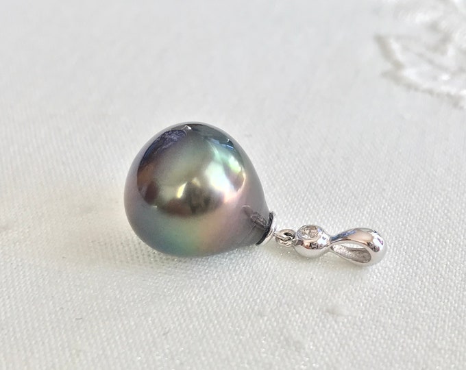 Cultured Tahitian Pearl and Diamond Pendant, 18k White Gold (PP15)