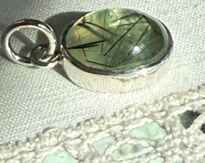 Prehnite Pendant, Silver