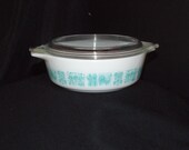 Vintage Pyrex White w TURQUOISE AMISH BUTTERPRINT Casserole 471 1 Pint w Lid