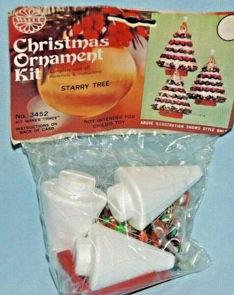 Walco Holiday CHRISTMAS TREE 3-D Vintage Sequin Bead Ornament Kit Green NOS Walco Holiday CHRISTMAS TREE 3-D Vintage Sequin Bead Ornament Kit Green NOS
