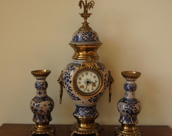 Mantel Clock Delft Blue White Porcelain Hand painted Bronze and Brass details