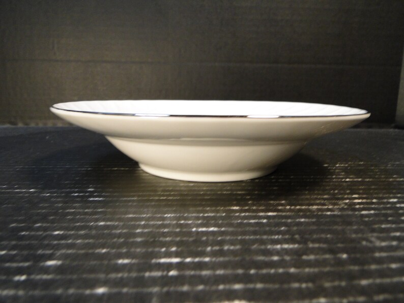 Lynnbrooke Fine China Silouette Soup Salad Bowls 8 38 Set of 4 EXCELLENT