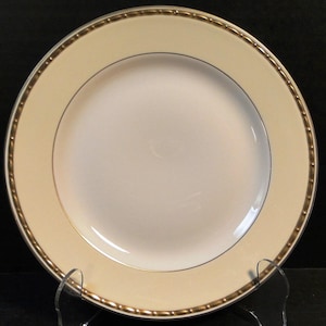 Homer Laughlin Eggshell Georgian Viceroy Bread Plate 6 1/4"