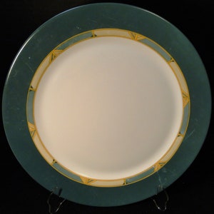 Arcopal Cortina Chop Plate 12 1/2" France Green Rim Geometric Excellent