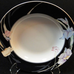 Mikasa Charisma Black Soup Bowl 8 3/8&quot; L 9050 Japan Pink Purple Flowers Excellent