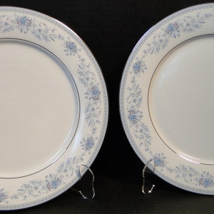 Noritake Blue Hill Dinner Plates 2482 10 1/2&quot; Set of 2 Excellent