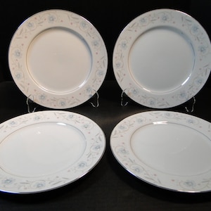 Fine China of Japan English Garden Dinner Plates 10 1/4&quot; 1221 Set of 4 Excellent