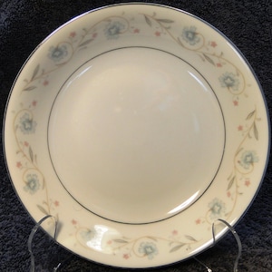 Fine China of Japan English Garden Soup Bowl 7 1/2&quot; 1221 Excellent