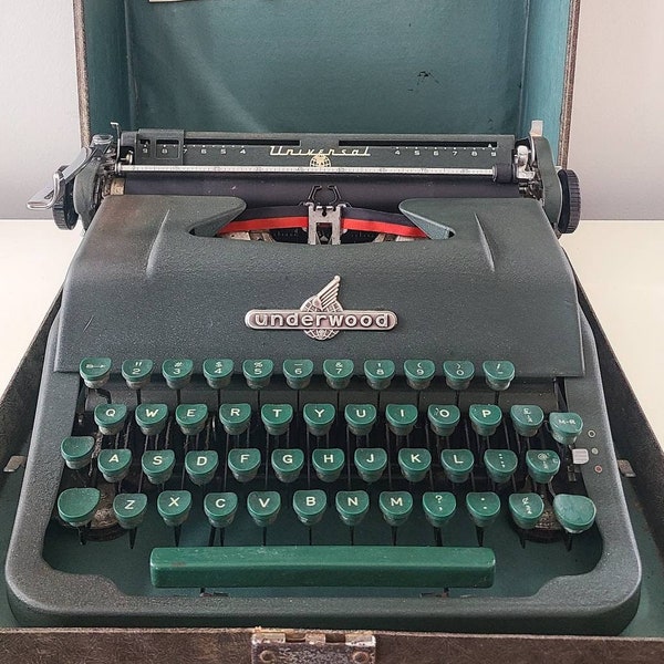 Underwood Universal Typewriter- Green 1953 Working Typewriter - Portable Typewriter with Carrying Case
