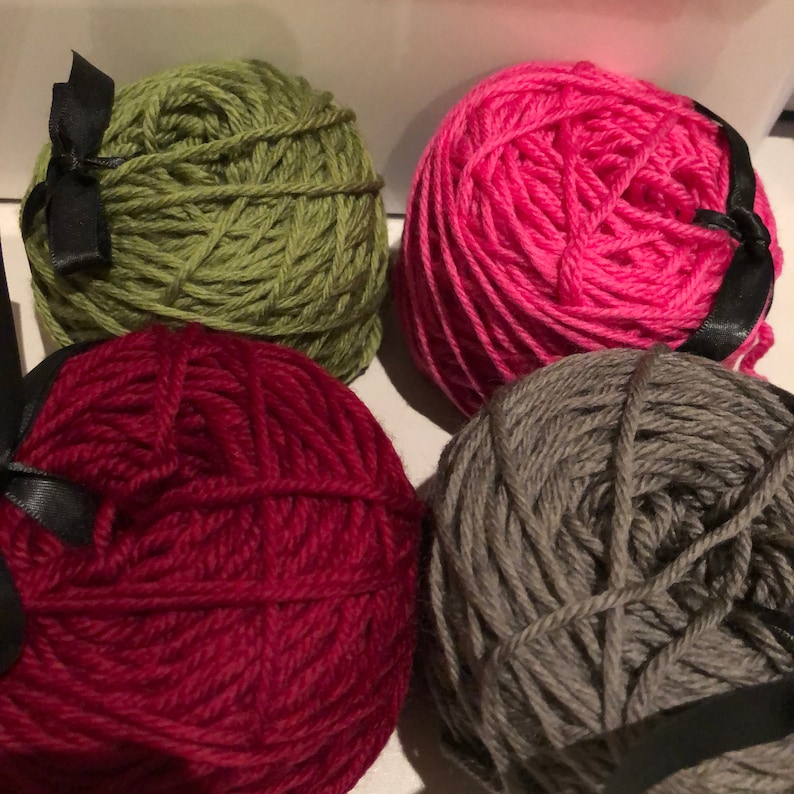 Top left: Bright Green
Top right: Hot Pink
Bottom right: Grey
Bottom left: Cranberry