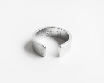 Großer, klobiger Aluminiumring mit Text – individuelles Ringband mit versteckter Nachricht – Alphabet-Zahlensymbol – verstellbar, Mann, Frau, Unisex