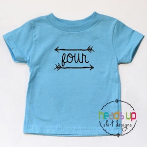 4歳の誕生日Tシャツ 幼児男の子 - 4歳の誕生日シャツ 男の子 - 4歳の誕生日 矢印Tシャツ - トレンディな誕生日Tシャツ 4 - 幼児ギフト - ヒップスター