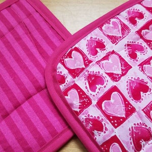 Pink Heart Valentine's day pot holders set of 2 image 4