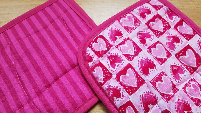 Pink Heart Valentine's day pot holders set of 2 image 4