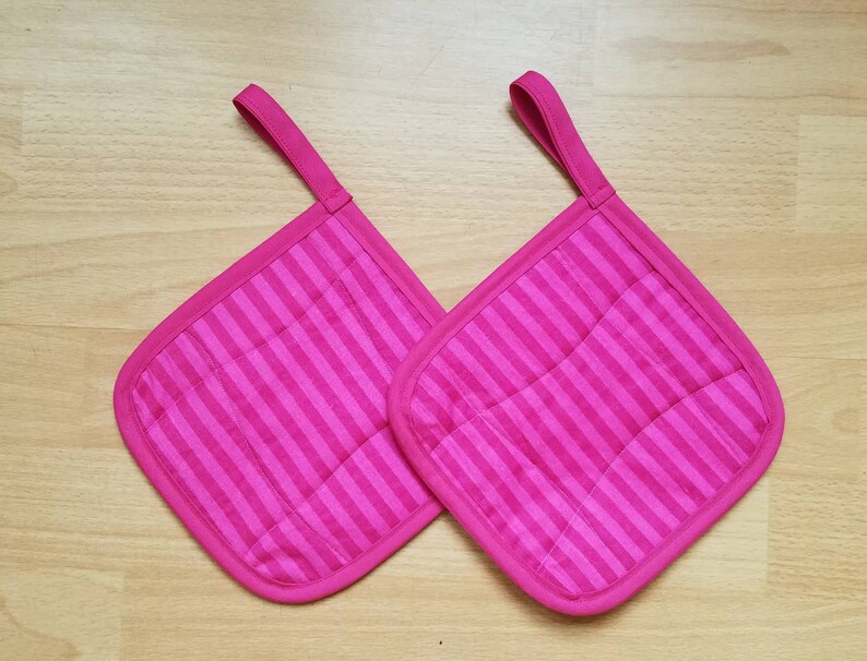 Pink Heart Valentine's day pot holders set of 2 image 2